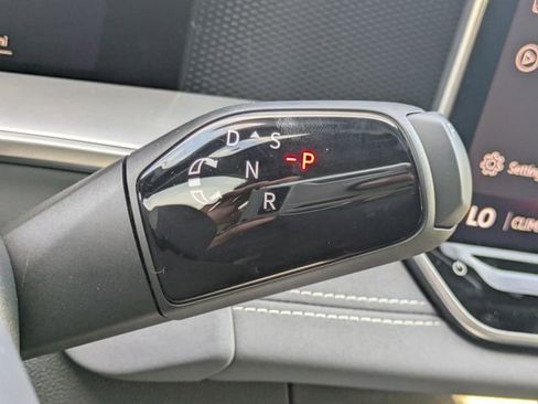 New 2026 Volkswagen Tiguan SE R-Line FWD image 30