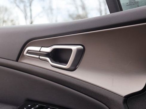 Used 2023 Kia Sportage EX image 24