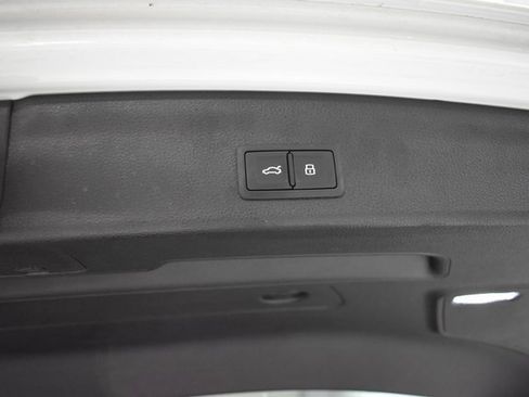 Used 2020 Audi Q3 2.0T Prestige image 31