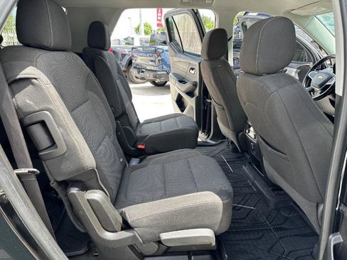 Used 2020 Chevrolet Traverse LT FWD image 16