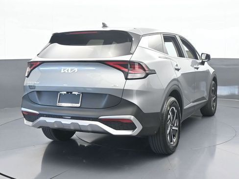 Used 2024 Kia Sportage LX image 5