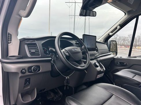 Used 2022 Ford E-Transit 148 High Roof Extended image 10
