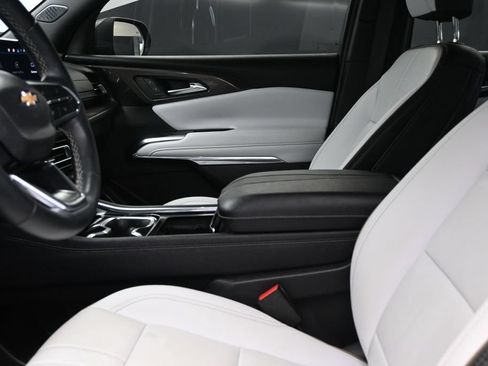 Used 2025 Chevrolet Traverse High Country w/ LPO, Floor Liner Package FWD image 12