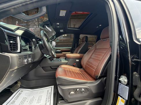 Used 2025 GMC Sierra 3500 Denali Ultimate AWD/4WD image 13