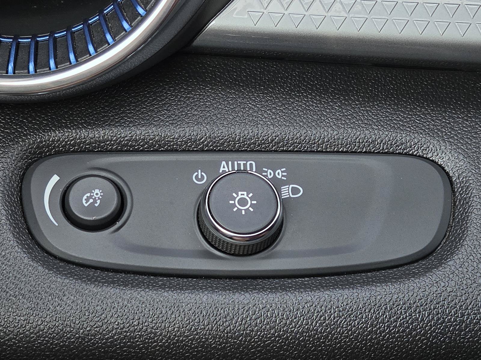Used 2026 Chevrolet Trax LT FWD image 19