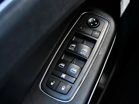 Used 2021 Chrysler 300 Touring w/ Sport Appearance Package RWD image 33