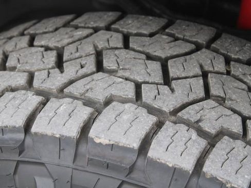 Used 2023 Chevrolet Silverado 2500 LT image 17