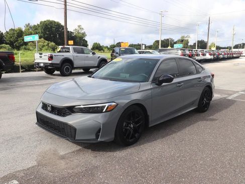 Used 2025 Honda Civic Sport image 3
