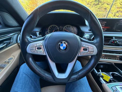 Used 2016 BMW 750i xDrive image 16