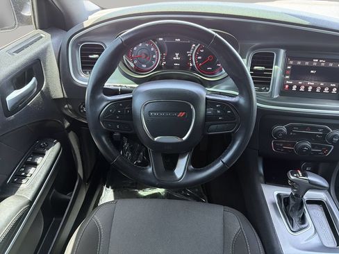 Used 2020 Dodge Charger SXT RWD image 13