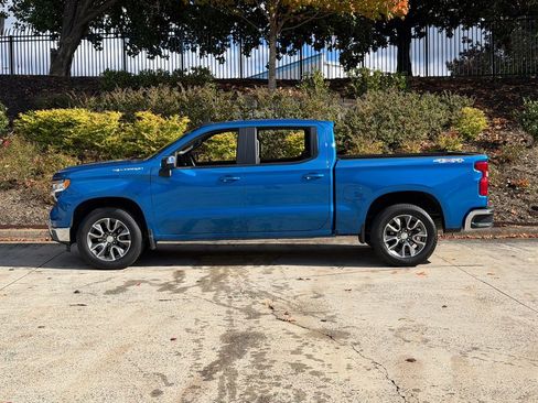 Used 2022 Chevrolet Silverado 1500 LT w/ Protection Package image 6