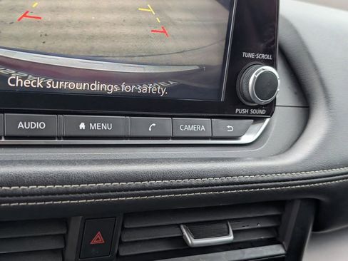 Certified 2023 Nissan Rogue SV FWD image 16