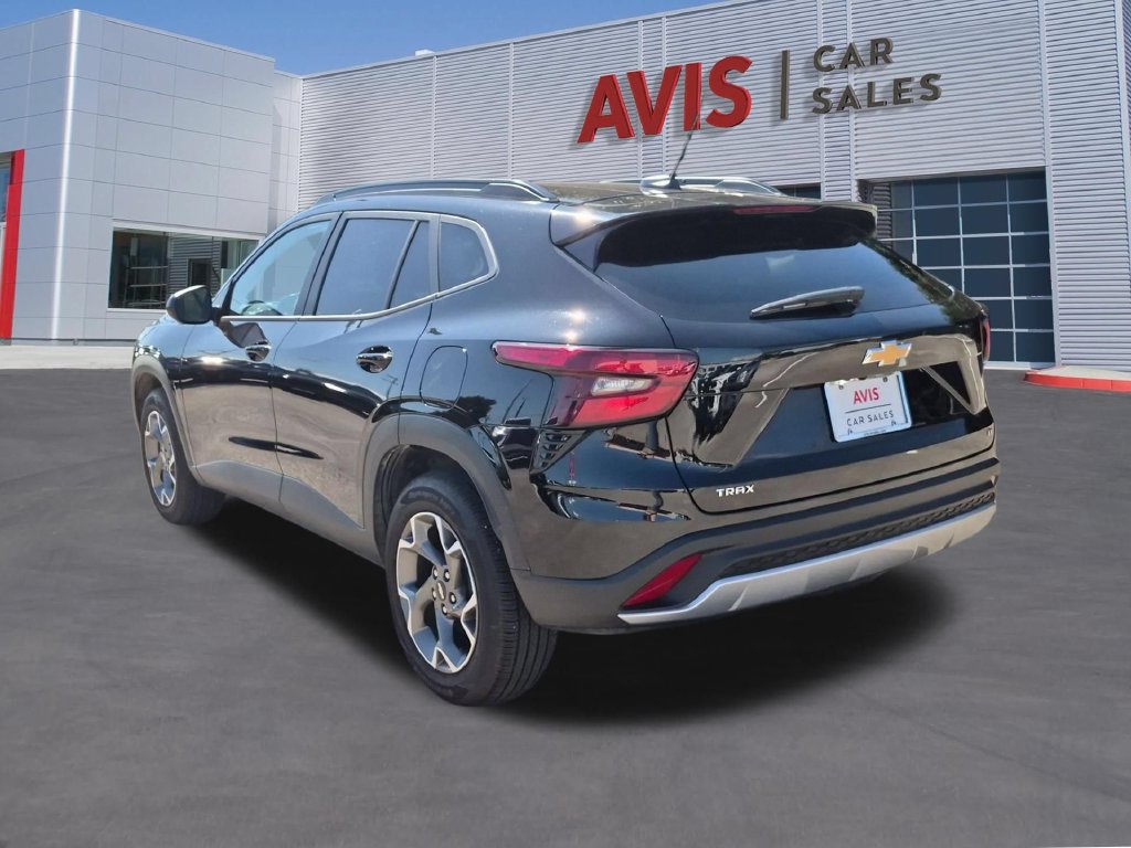 Used 2026 Chevrolet Trax LT FWD image 9