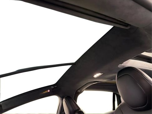 Used 2025 Tesla Model X AWD/4WD image 18
