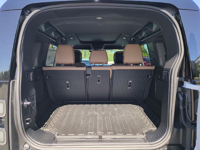 New 2026 Land Rover Defender 110 S AWD/4WD image 16