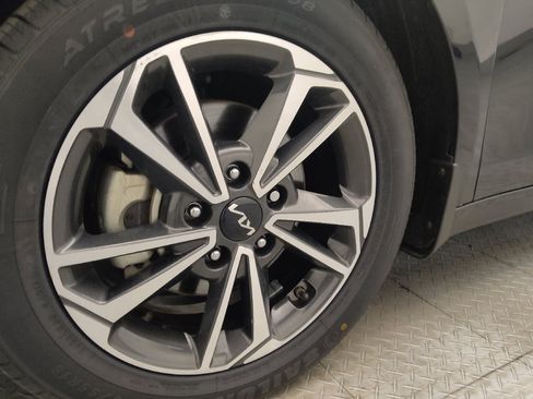 Used 2024 Kia Forte LXS FWD image 31