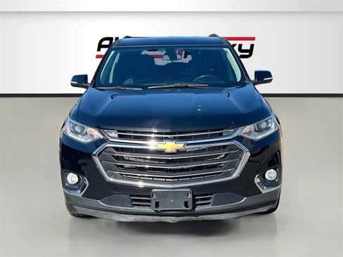 Used 2021 Chevrolet Traverse LT image 2