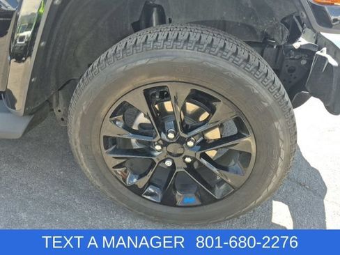 Used 2023 Jeep Wrangler Unlimited Sahara w/ Cold Weather Group AWD/4WD image 11