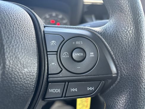 Used 2025 Toyota Corolla LE image 20