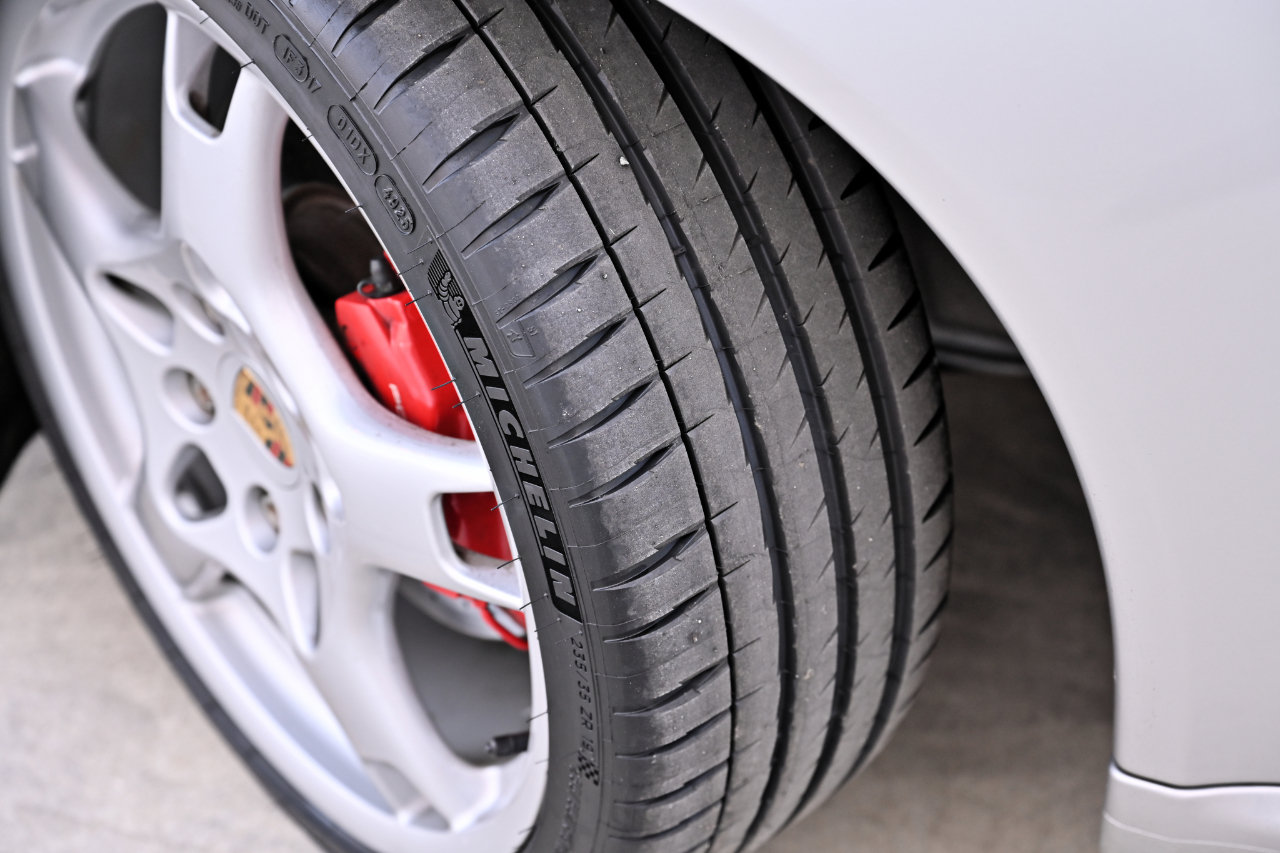 Used 2005 Porsche 911 Carrera S RWD image 34