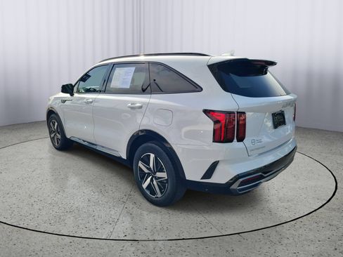 Used 2023 Kia Sorento S FWD image 4