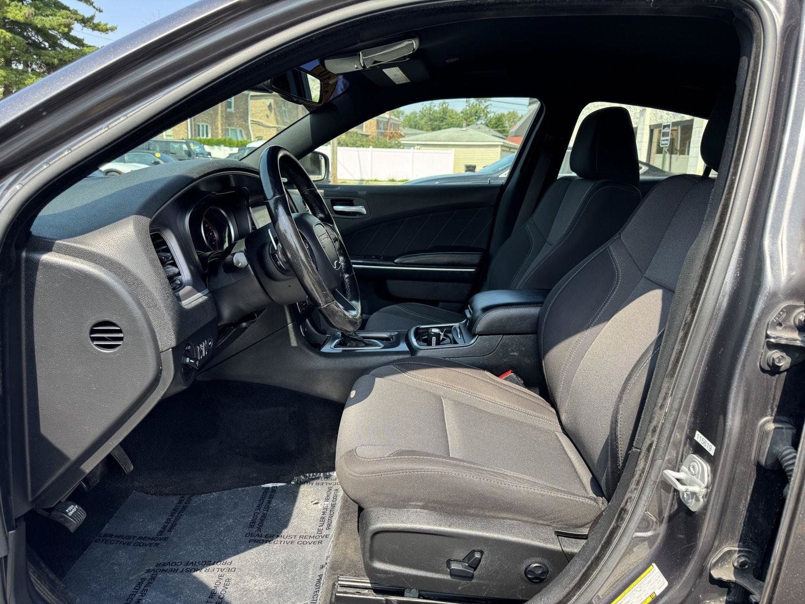 Used 2019 Dodge Charger SXT AWD/4WD image 18