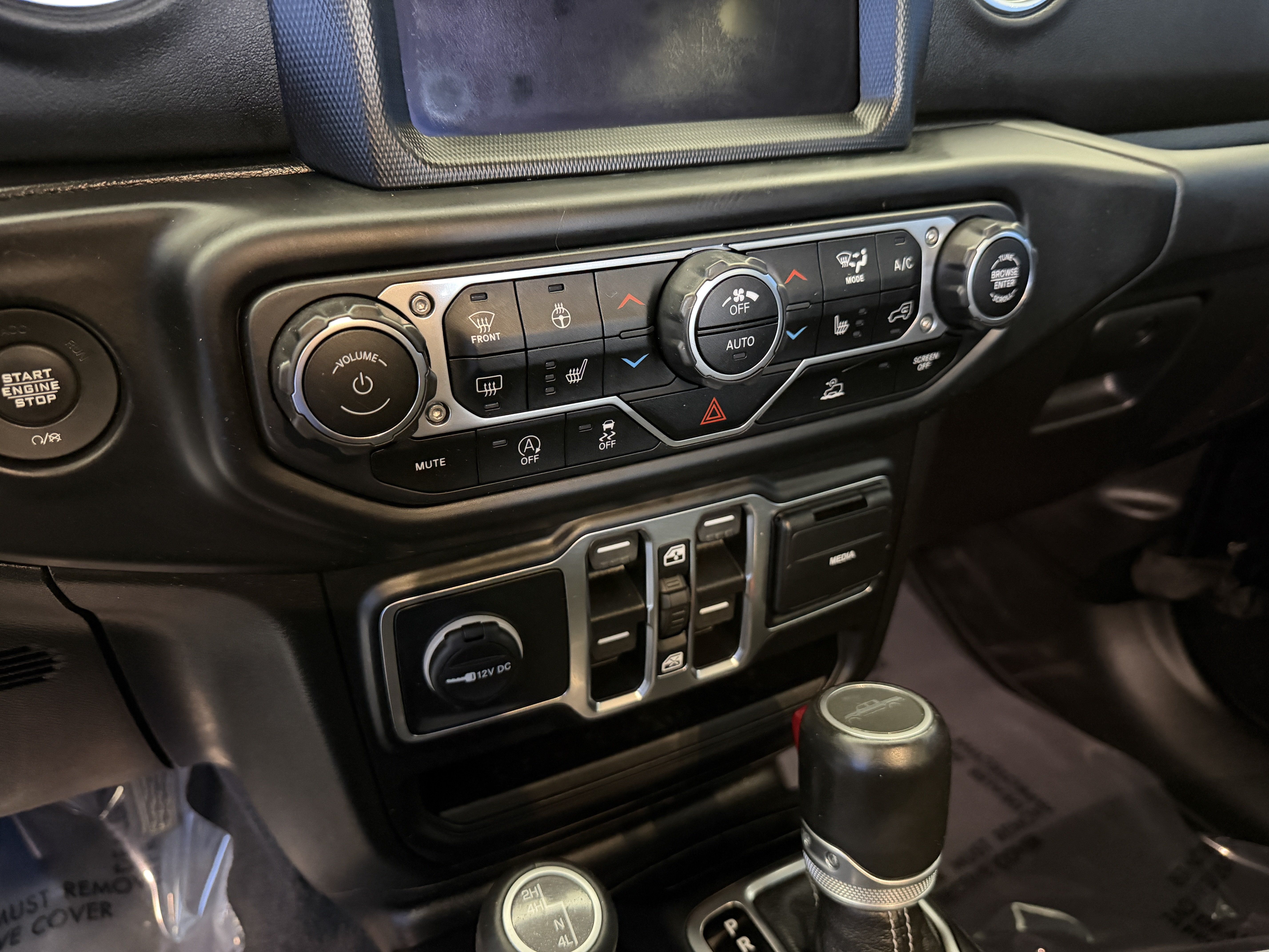 Used 2020 Jeep Gladiator Overland AWD/4WD image 23