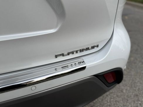 Used 2022 Toyota Highlander Platinum image 50