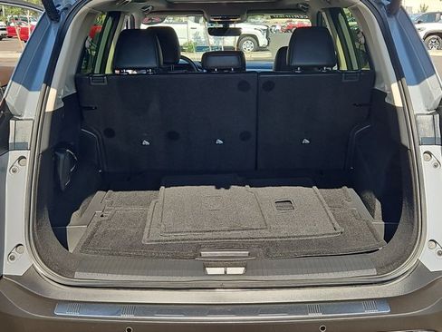 Used 2023 Nissan Rogue SL w/ SL Premium Package FWD image 6