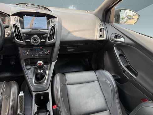Used 2018 Ford Focus ST w/ Equipment Group 402A FWD image 30