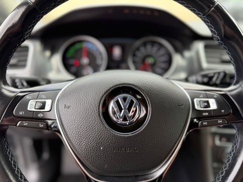 Used 2019 Volkswagen e-Golf SE w/ Driver Assistance Package image 33