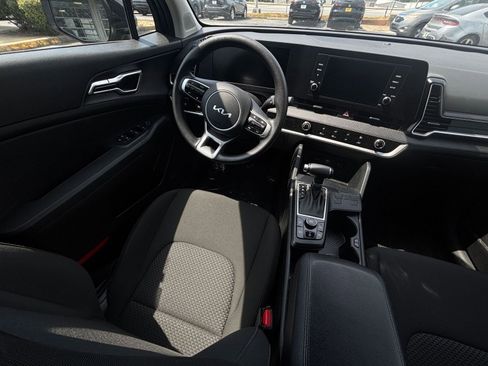Used 2025 Kia Sportage LX FWD image 33