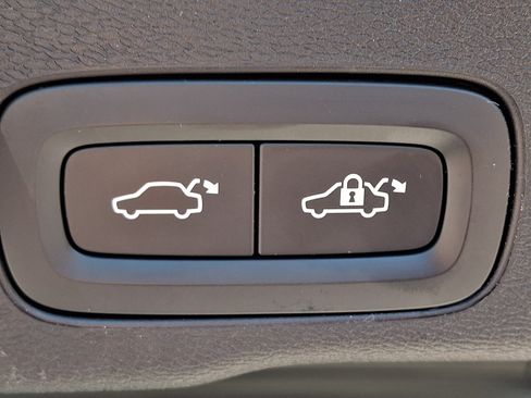 Used 2023 Volvo XC60 B5 Plus w/ Climate Package AWD/4WD image 60