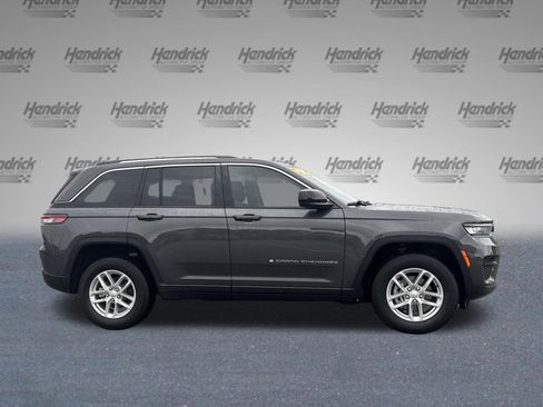Used 2024 Jeep Grand Cherokee Laredo X image 10