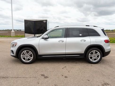 Used 2023 Mercedes-Benz GLB 250 4MATIC image 3