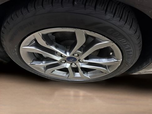 Used 2020 Ford Fusion Titanium FWD image 10