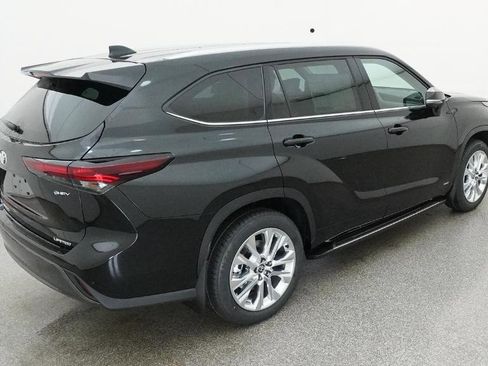 New 2026 Toyota Highlander Limited AWD/4WD image 8