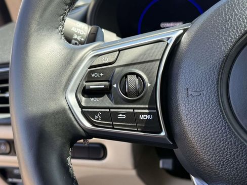 Certified 2025 Acura TLX w/ Technology Package image 29