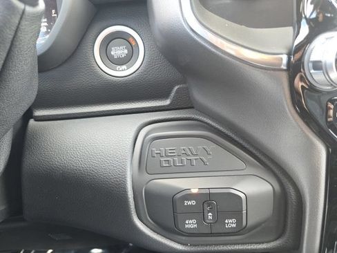 New 2026 RAM 2500 Laramie AWD/4WD image 14