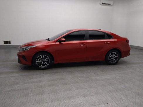 Used 2022 Kia Forte LXS image 2