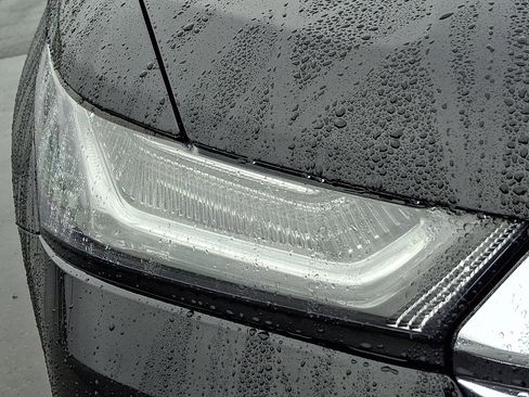 Certified 2023 Chevrolet Traverse LT w/ LPO, Floor Liner Package image 9