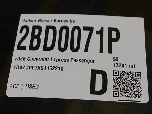 Used 2025 Chevrolet Express 3500 LT w/ LT Preferred Equipment Group RWD image 27