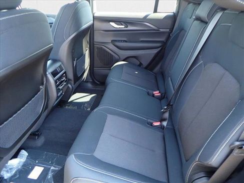 New 2025 Jeep Grand Cherokee Laredo X w/ Luxury Tech Group I image 10