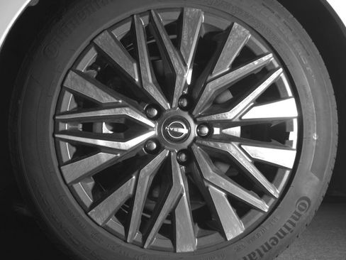 Used 2025 Nissan Altima 2.5 SV FWD image 22
