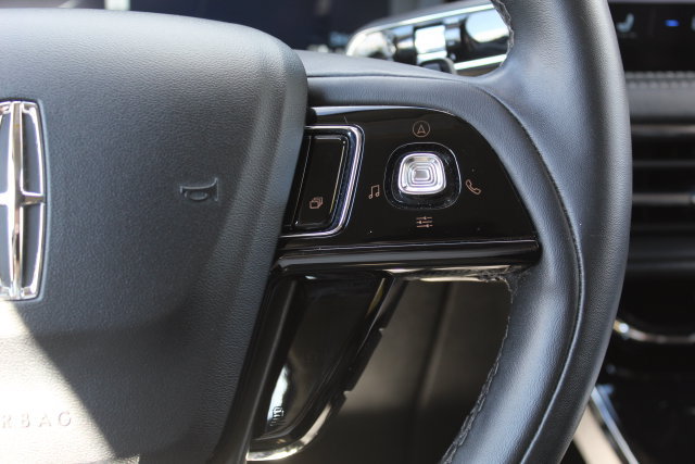 Certified 2023 Lincoln Corsair AWD image 16