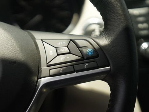 Used 2019 Nissan Rogue Sport SV w/ Technology Package FWD image 23
