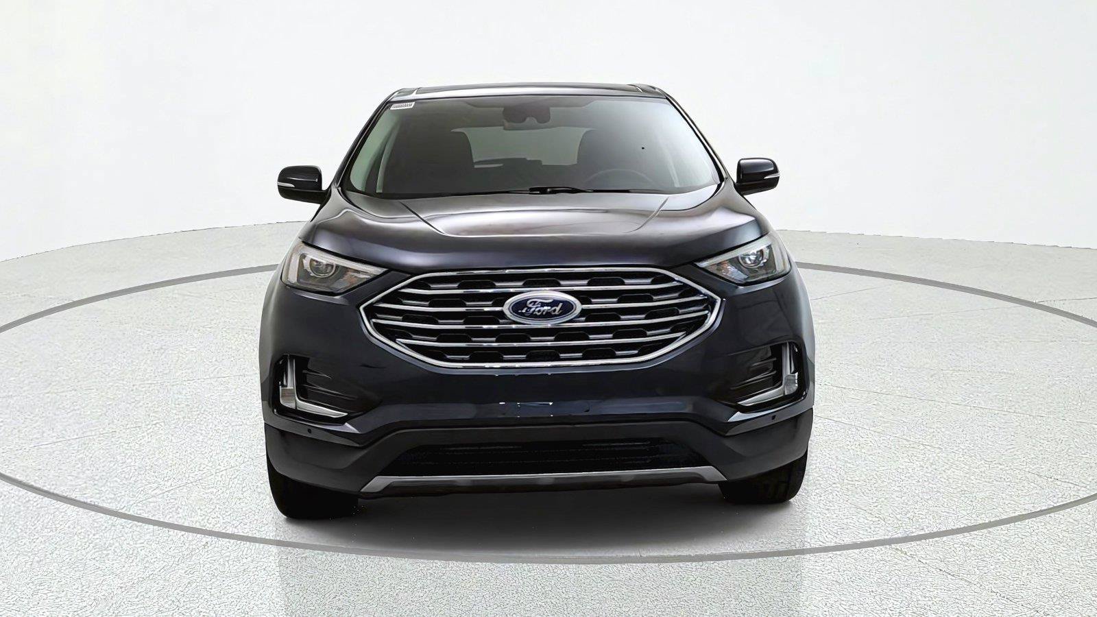 Used 2024 Ford Edge Titanium AWD/4WD image 2
