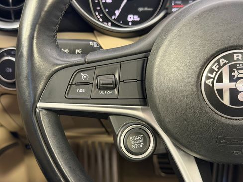 Used 2019 Alfa Romeo Giulia Ti w/ Quick Order Package 22Z Lusso image 17
