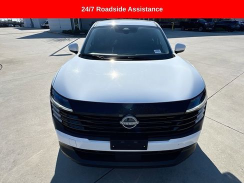 Used 2025 Nissan Kicks SV image 5