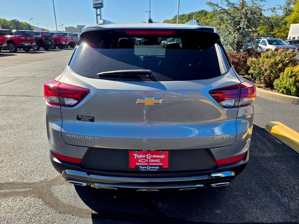 Used 2023 Chevrolet TrailBlazer ACTIV w/ Sun and Liftgate Package FWD image 7